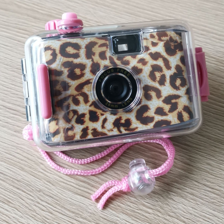 SUC4 Leopard Print Retro Film Camera Mini Point-and-shoot Camera for Children 5m Waterproof
SUC4 Leopard Print Retro Film Camera Mini Point-and-shoot Camera for Children 5m Waterproof