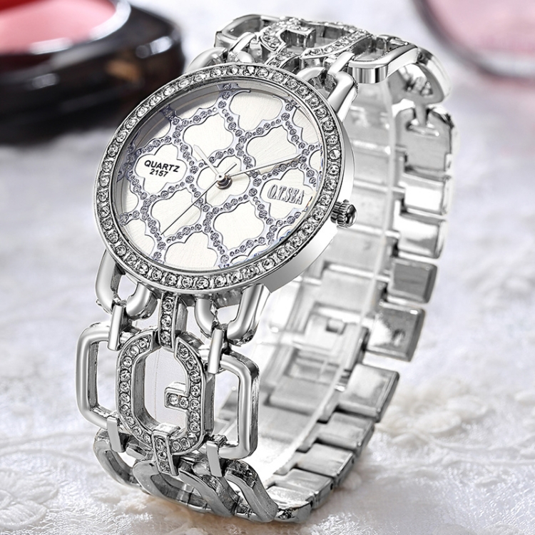 O.T.Sea S-2157 Triple-Hole Trellis Steel Band Quartz Watch(Silver)
O.T.Sea S-2157 Triple-Hole Trellis Steel Band Quartz Watch(Silver)