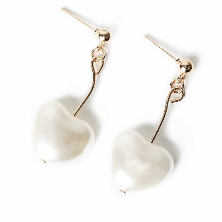 Vintage Women Love Heart Pearl stud Earrings
Vintage Women Love Heart Pearl stud Earrings