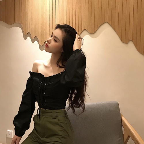Autumn Women One-Line Neck Strapless Lace-Up Short Two-Wear Puff Sleeve High-Waist Shirt, Size: Free Size(Black)
Autumn Women One-Line Neck Strapless Lace-Up Short Two-Wear Puff Sleeve High-Waist Shirt, Size: Free Size(Black)