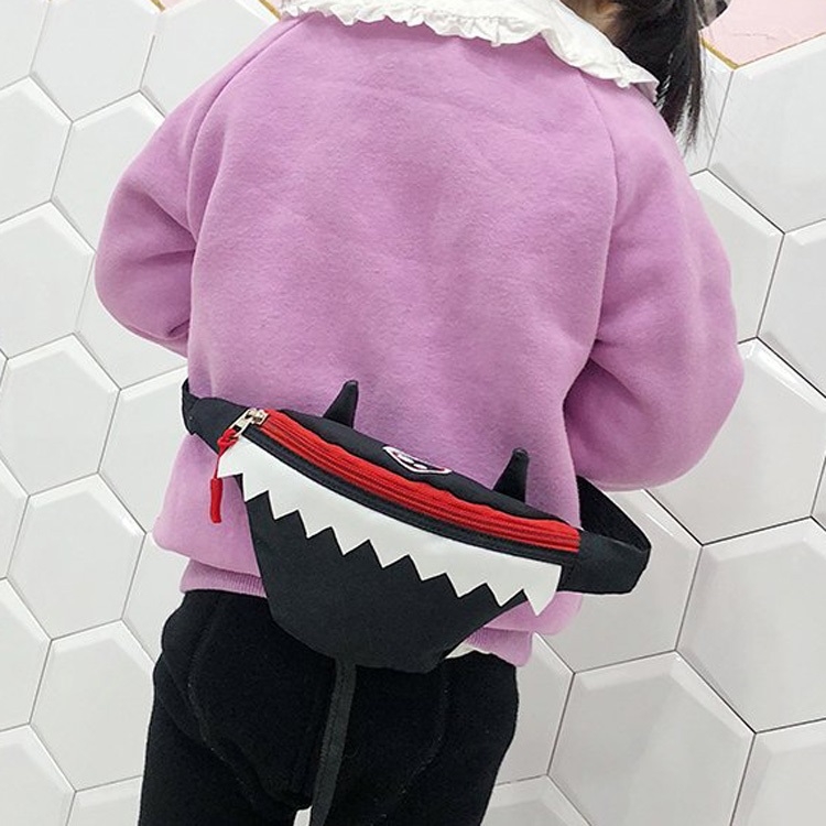 Cartoon Little Devil Nylon Single Shoulder Bag Kids Waist Chest Messenger Bag, Size: S (Black)
Cartoon Little Devil Nylon Single Shoulder Bag Kids Waist Chest Messenger Bag, Size: S (Black)