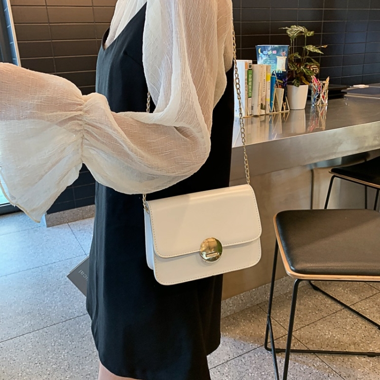 Fashion Solid Color Round Buckle Small Square Bag PU Thin Chain Single Shoulder Bag Ladies Messenger Bag Handbag (White)
Fashion Solid Color Round Buckle Small Square Bag PU Thin Chain Single Shoulder Bag Ladies Messenger Bag Handbag (White)