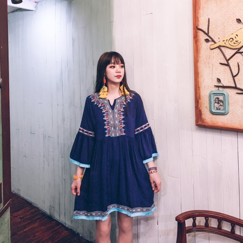 Retro Ethnic Embroidery V-neck Fringe Stitching Bell Sleeve Baby Shirt Holiday Dress (Color:Blue Size:Freesize)
Retro Ethnic Embroidery V-neck Fringe Stitching Bell Sleeve Baby Shirt Holiday Dress (Color:Blue Size:Freesize)