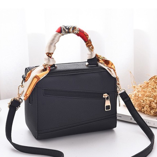 

Leisure Fashion PU Slant Shoulder Bag Handbag(Black)