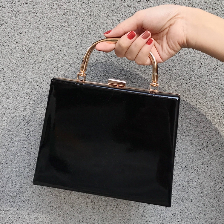 

Dinner Retro Clutch Bag Diagonal Shoulder Chain Lock Small Square Bag (Black)