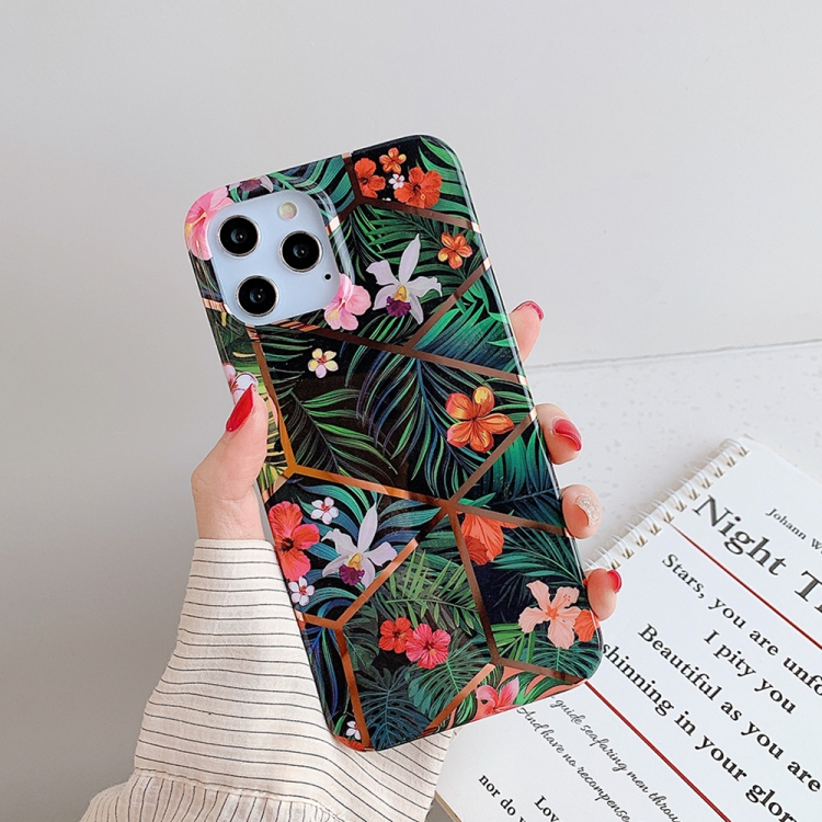 

For iPhone 12 / 12 Pro Plating Splicing Pattern Soft TPU Protective Case(Black Background Flower)