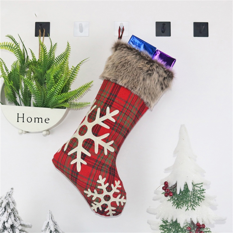 

2 PCS CX20202 Christmas Snowflake Plush Sock Gift Bag Christmas Tree Pendant Decoration