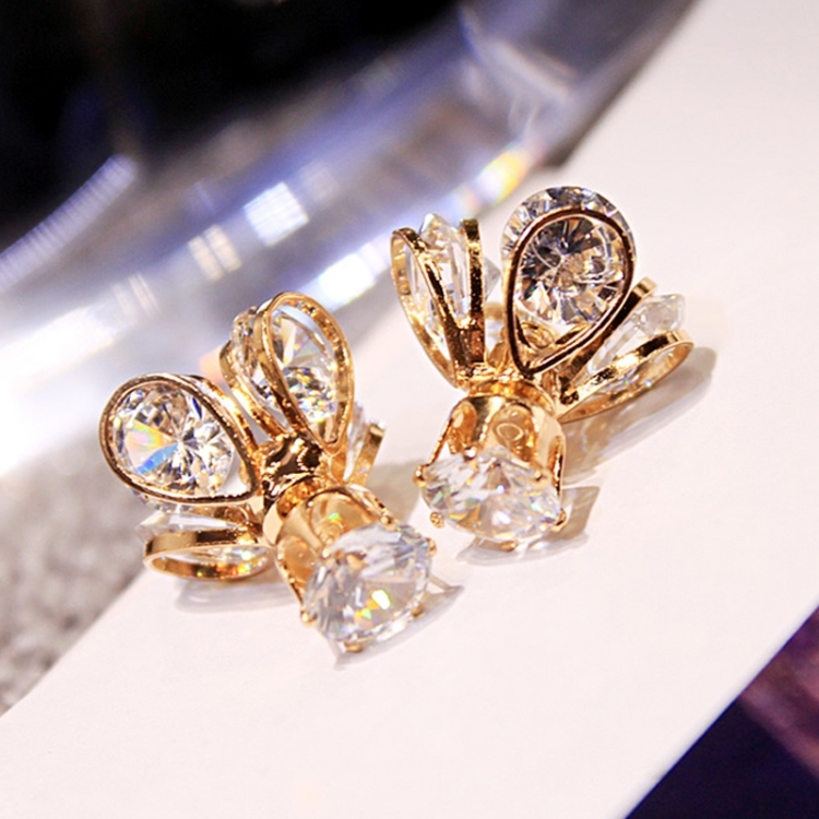 

Fashion Style Glow Crystal Firefly Earrings Fashion Temperament Long Ear Earrings(Gold)