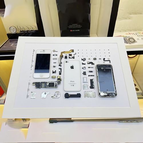 

Non-Working Fake Dummy 3D Mobile Phone Photo Frame Mounting Disassemble Specimen Frame for iPhone 4 (White)