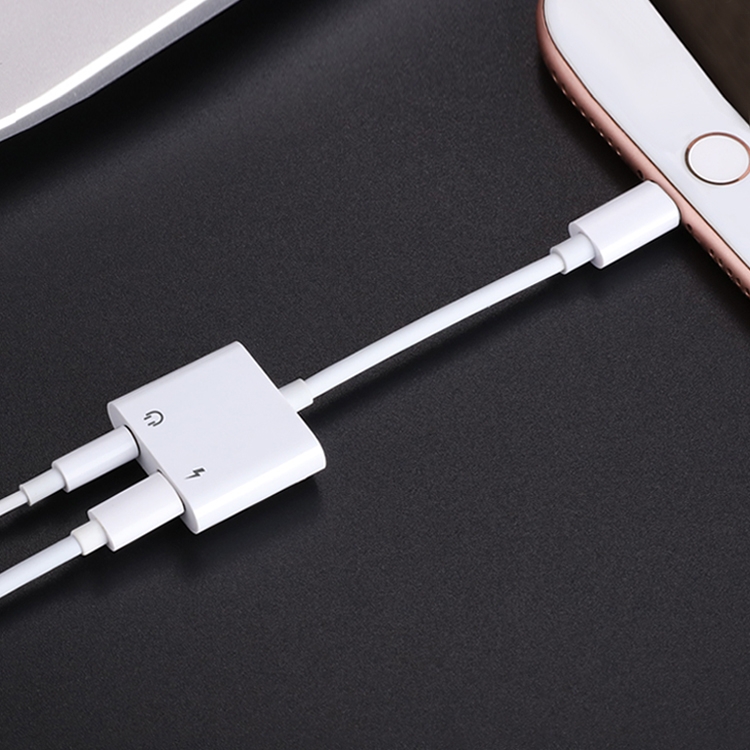 

JOYROOM S-M403 Ben Series Apple 3.5+Lightning Adapter, Length: 1.2m(White)