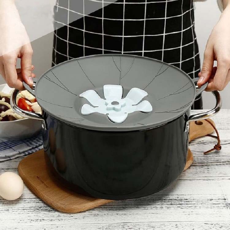 

3 PCS Silicone Flower Shape Anti-overflow Pot Lid Fresh-keeping Lid Rotatable Lid(Gray)