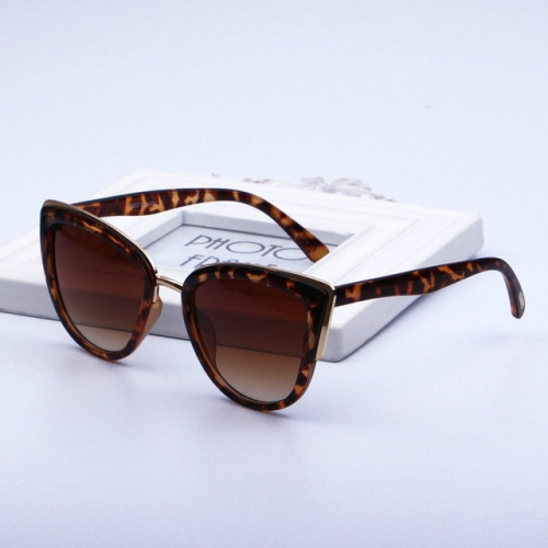 

Fashion Cat Eye Vintage Gradient Glasses UV400 Sunglasses for Ladies(Brown)