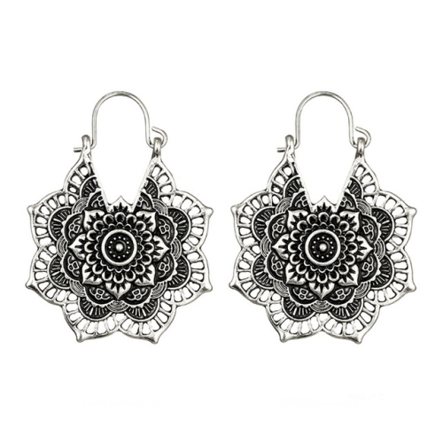 

Vintage Ethnic Style Metal Openwork Flower Flower Earrings Bohemian Carved Earrings(silver)