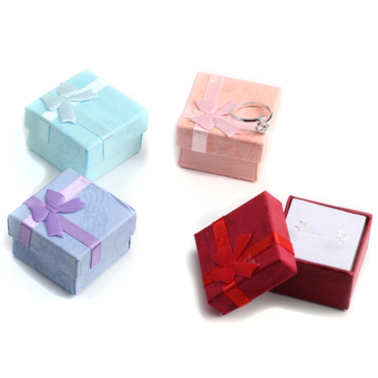

Jewelry Organizer Box Small Gift Box 4x4x3 cm,Color Random delivery