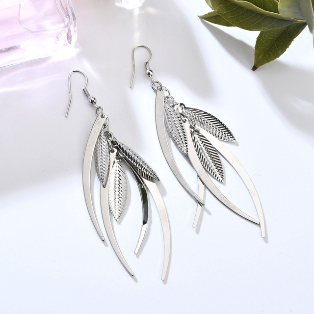 

Women Long Leaf Tassel Earring(Silver)