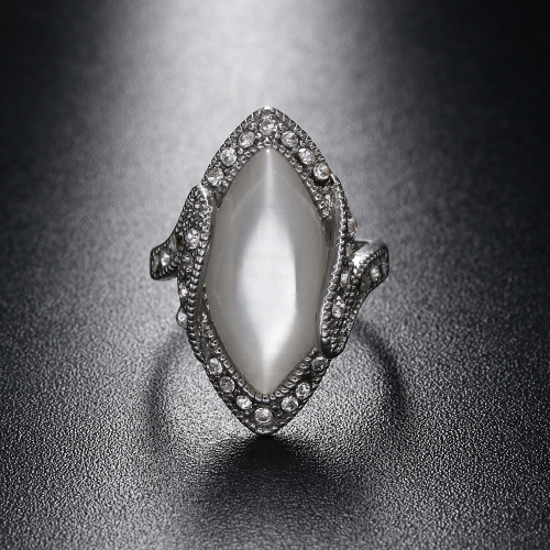 

Vintage Silver Plated White Big Oval Opal Ring For Women, Ring Size:8