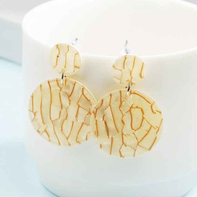 

Fashion Simple Crack Design Acrylic Geometric Round Earring for Women(Yellow)