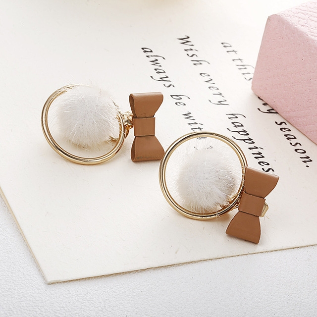 

Fashion Simple Bowknot Plush Balls Design Earrings for Women(White )