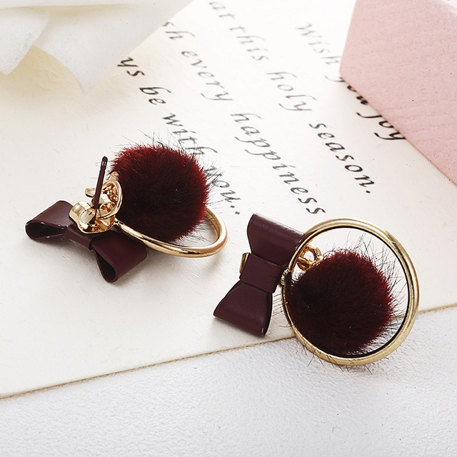 

Fashion Simple Bowknot Plush Balls Design Earrings for Women(Red)