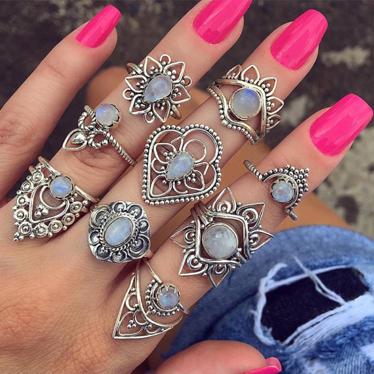 

9 PCS/set Women Retro Fashion Carving Hollow Crown Diamond Gemstone Joint Ring Set