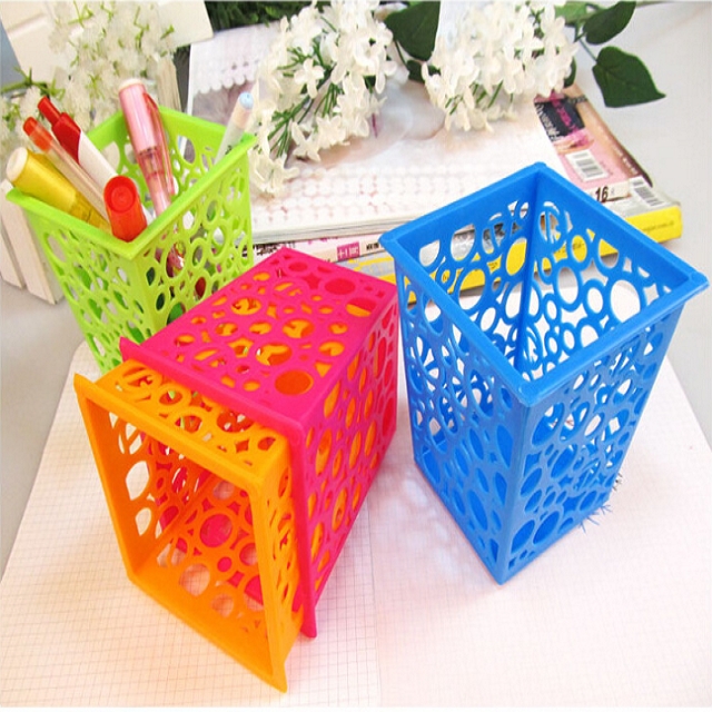 

3 PCS Hollow Plastic Pencil Pen Holder Storage Box Stand Manage Case Student Stationery, Random Color Delivery