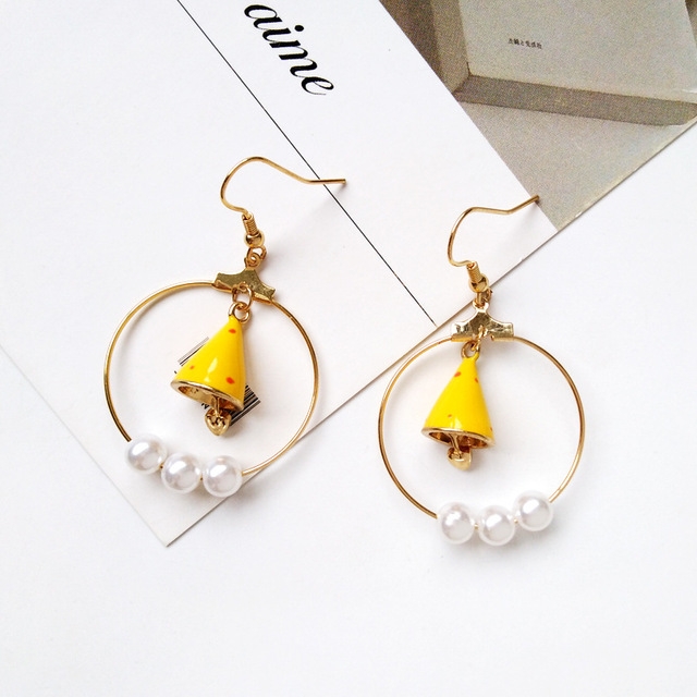 

Geometry Metal Round Yellow Bell Pearl Clip Earrings for Women(Ear Hoop)