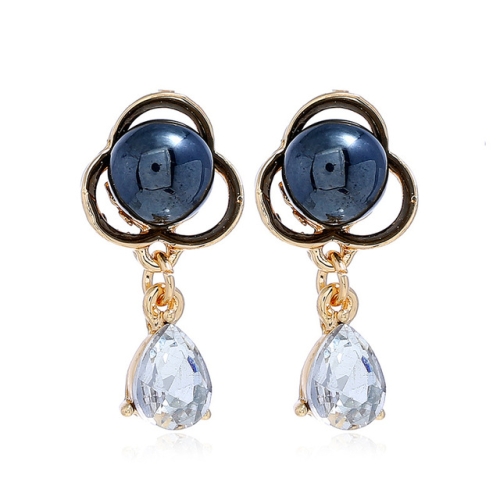 

Crystal Simple Elegant Pearl Flower Stud Earring for Women(Grey)
