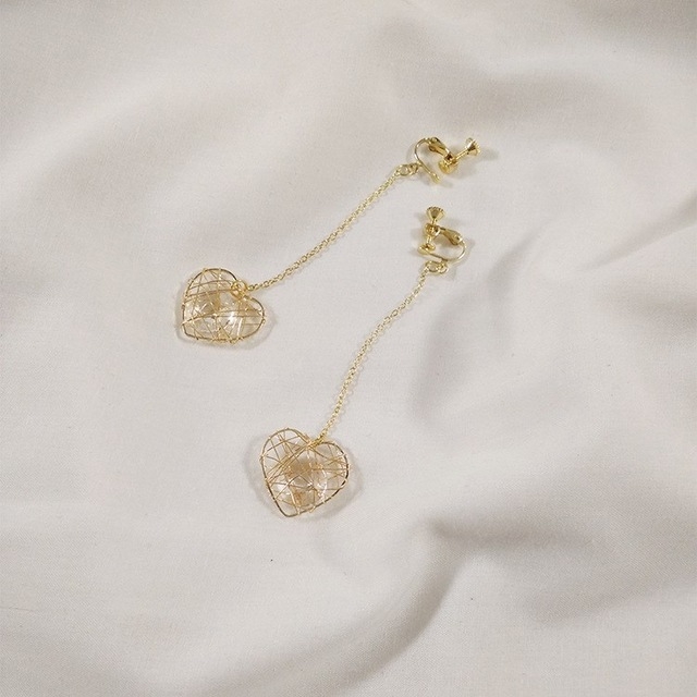 

Women Vintage Hollow Star Heart Tangle Line Earring(Long Heart Ear Clip)
