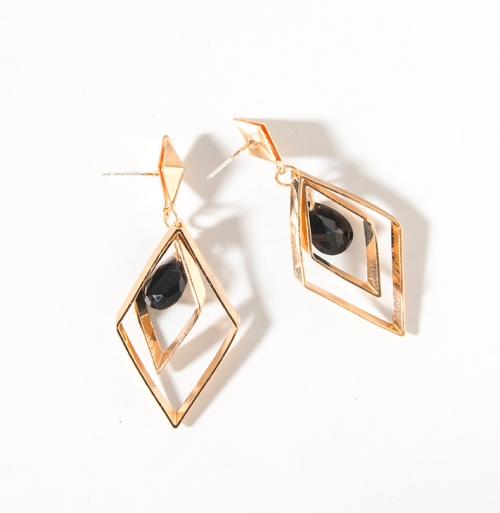 

Fashion Simple Geometric Personality Rhombus Black Crystal Ladies Earrings