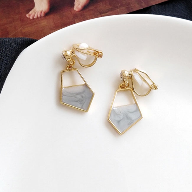 

Fashion Crystal Earrings Female Simple Irregular Geometry Stud Earrings(Gray Clip Earring)
