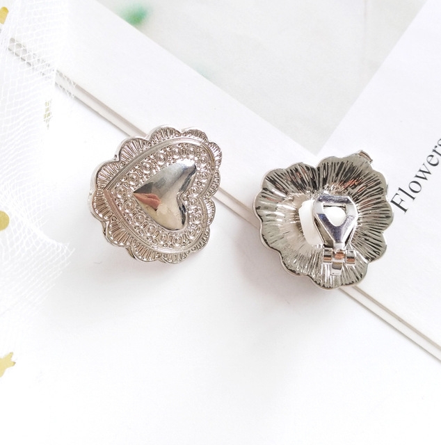 

Simple Metal Retro Love Heart Earring For Women(Silver Clip Earring)