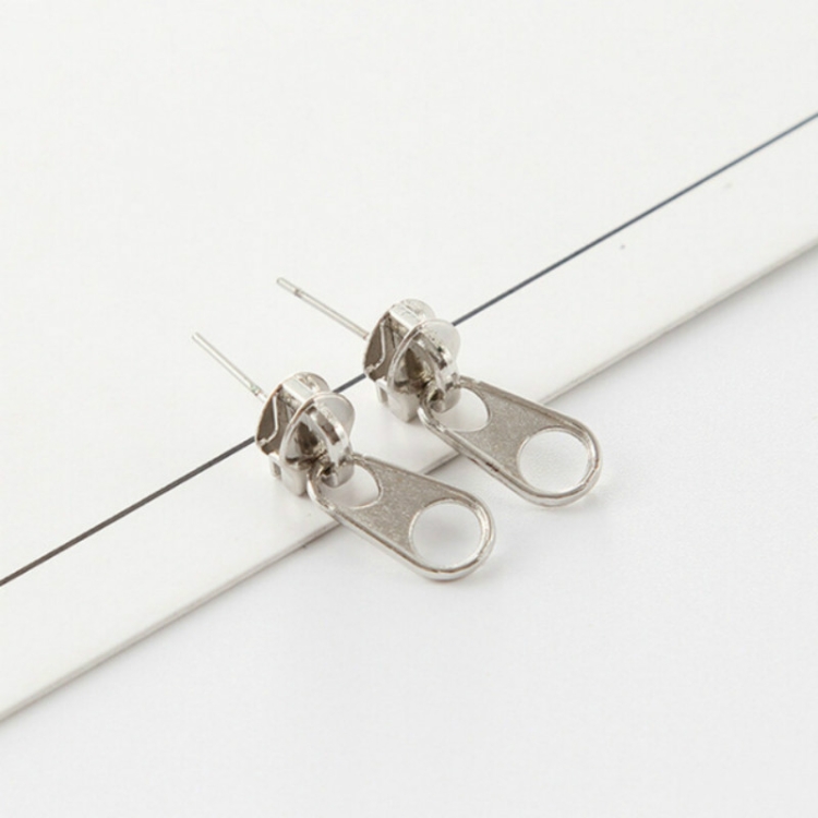 

Punk Rock Creative Zipper Earring(Platinum)