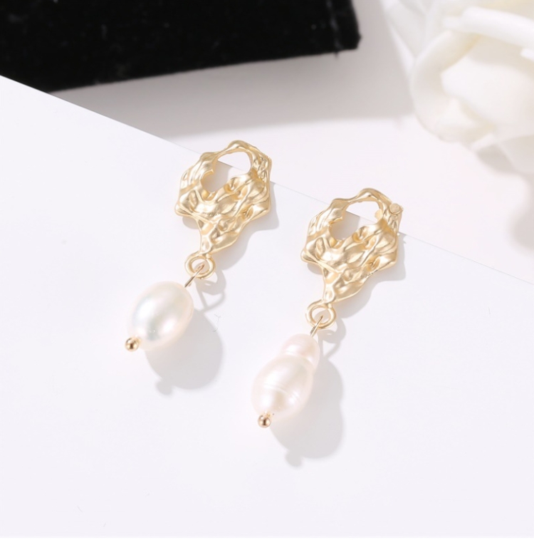 

Simple Irregular Geometric Pearl Matte Gold Pleated Earrings