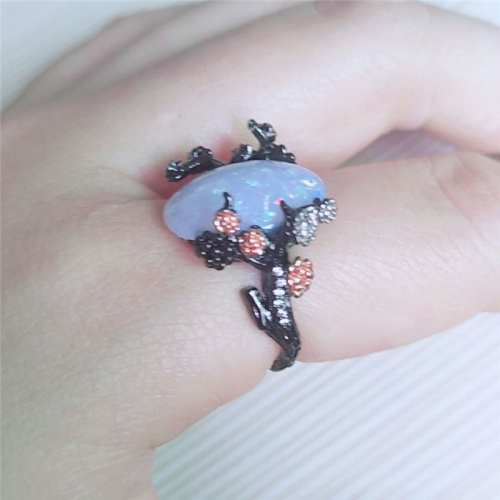 

Woman Vintage Black Gold Color Ring White Fire Opal Flower Rings Size:9