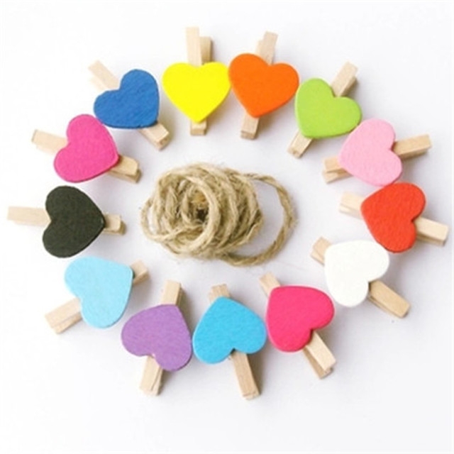 

Mini Wooden Love Shape Craft Pegs Paper Photo Hanging Spring Clips(3.5cm color mixing 50 pieces / bag)