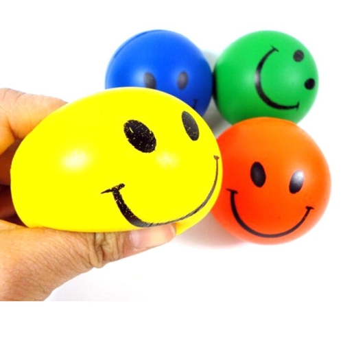 

6.3cm Pet Training Bouncy Ball Pet Smiley Ball Toy (Random Color delivery)