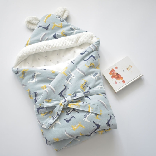 

Cartoon Cotton Baby Holding Blanket(Crocodile Kingdom)
