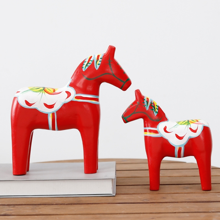 

2 PCS Creative Wooden Crafts Painted Red Motor Pull Horse Suit