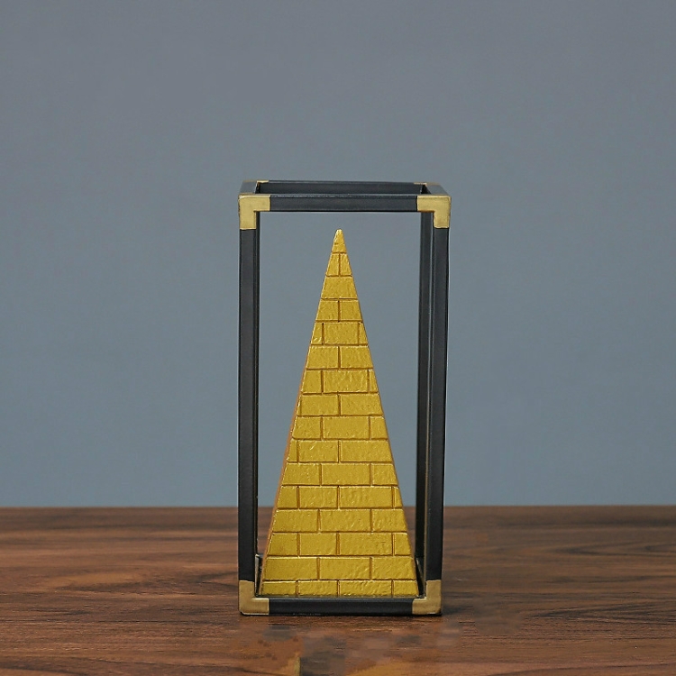 

Resin Crafts Pyramid Model Ornaments Home Porch Study Desk Furnishings, Size: Medium