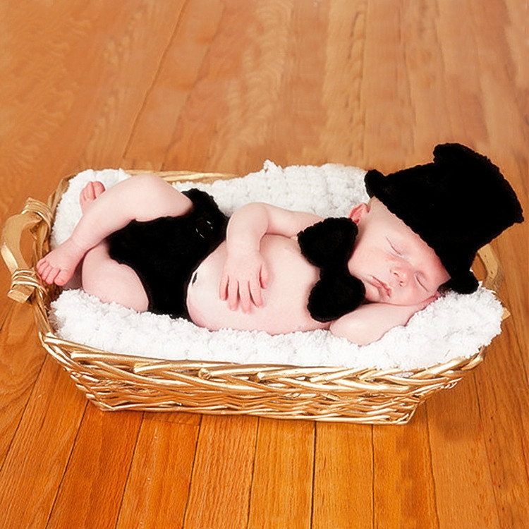 

3 in 1 Children Photography Clothing Five-pointed Star Hand-knitted Cotton Wool Hat + Shorts + Bow Tie Set