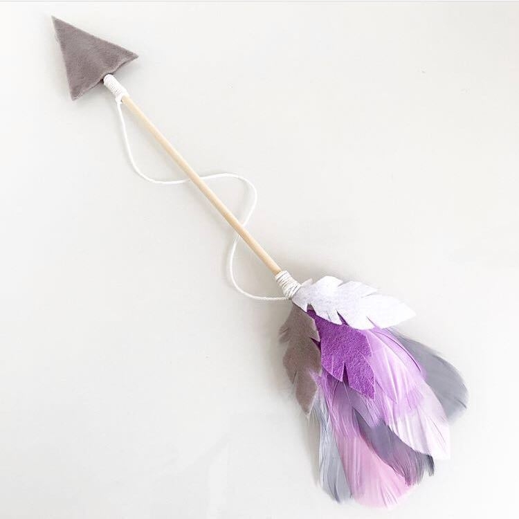 

Wooden Arrow Feather Pendant Game Tent Decoration(Purple White)