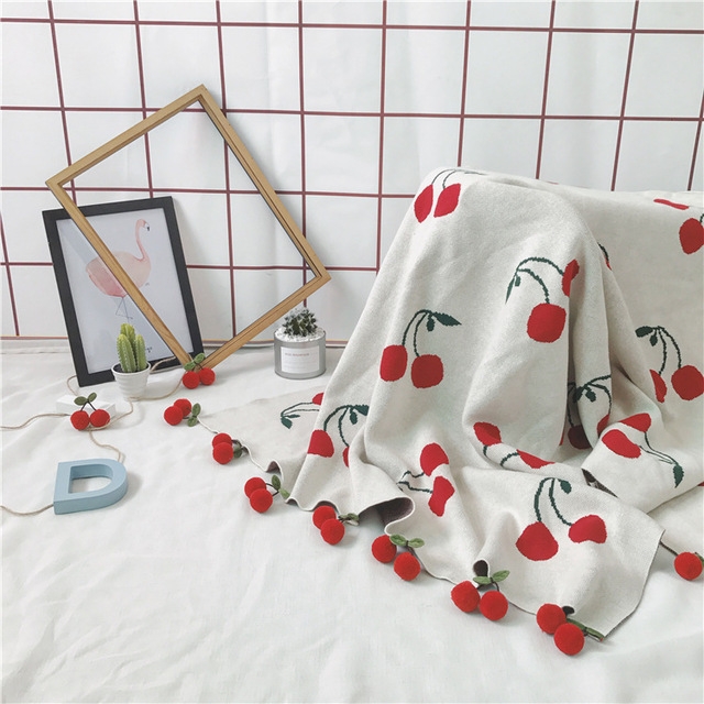 

Children Strawberry Knitted Cotton Blanket Size: 100 x 130cm(White )