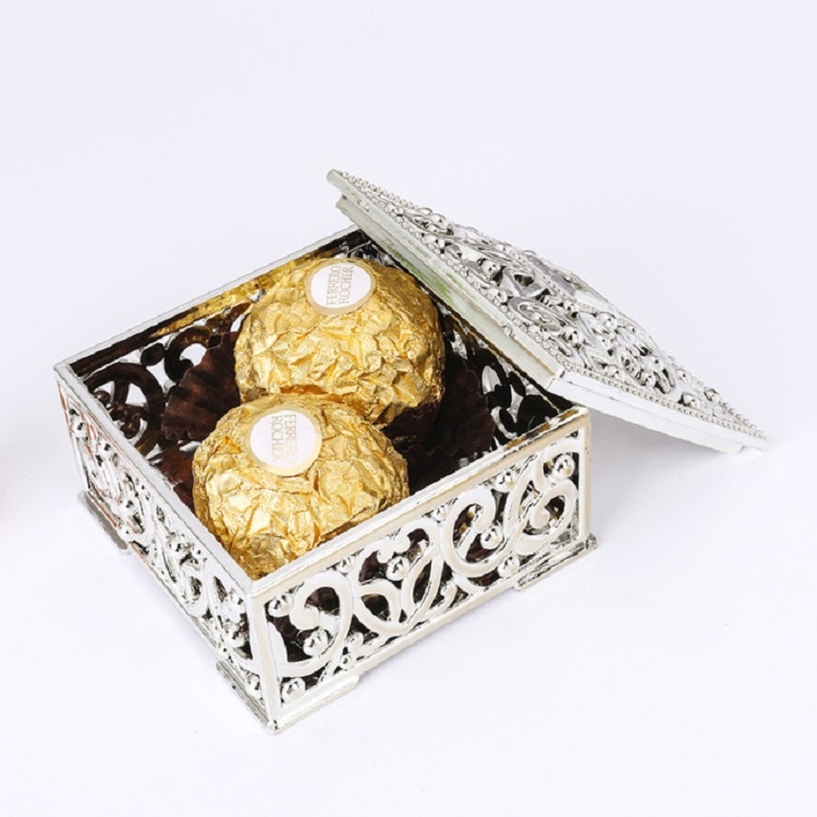 

12 PCS Mini Candy Box Openwork Pattern Square Gift Box, Size:6x6x3.2cm(Silver)
