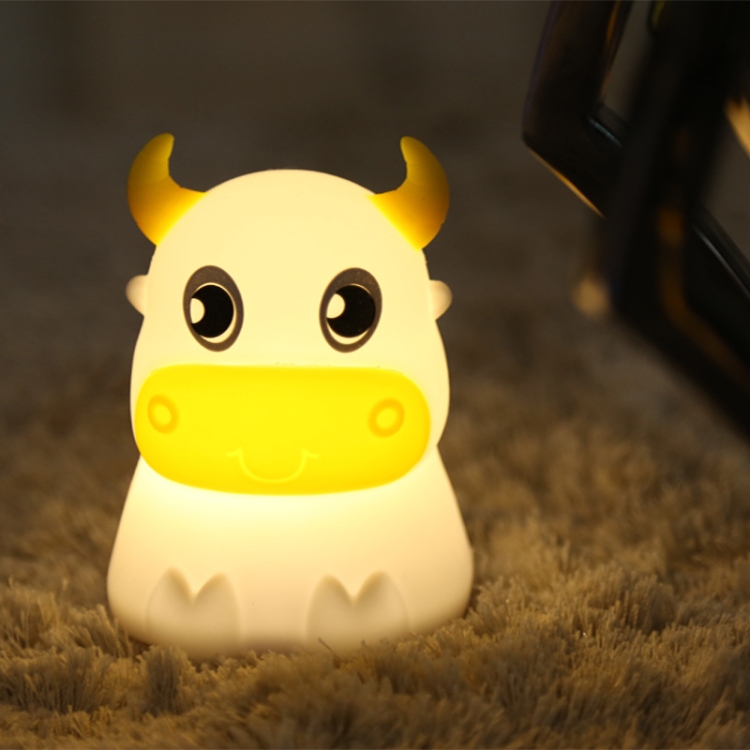 

Colorful Dull Cow Silicone Night Light Led Creative Dream Bedroom Bedside Patted With Sleeping Lights, Style:USB Charging