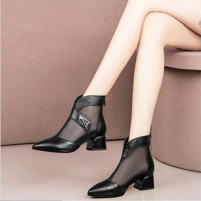 

Mesh Fashion Pointed Head Breathable Hollow Boots, Shoe Size:38(Black)