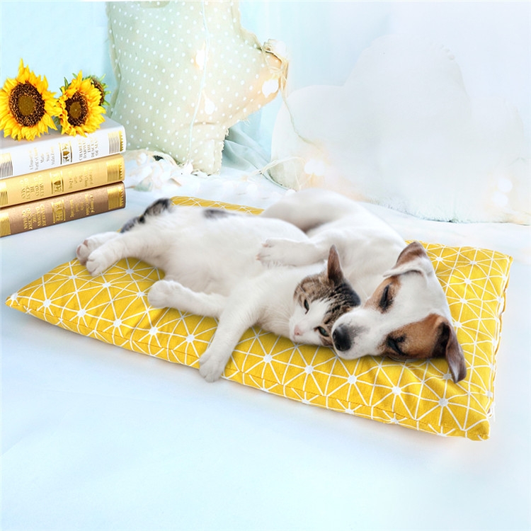 

Winter Thick Warm Pet Sleeping Mat Cat Dog Sleeping Bed, Size:L(Yellow)