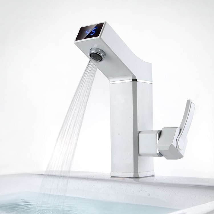 

Instant Electric Hot Water Faucet LCD Display Temperature Fast Heating Kitchen Utensils, EU Plug (0010 On Stage)