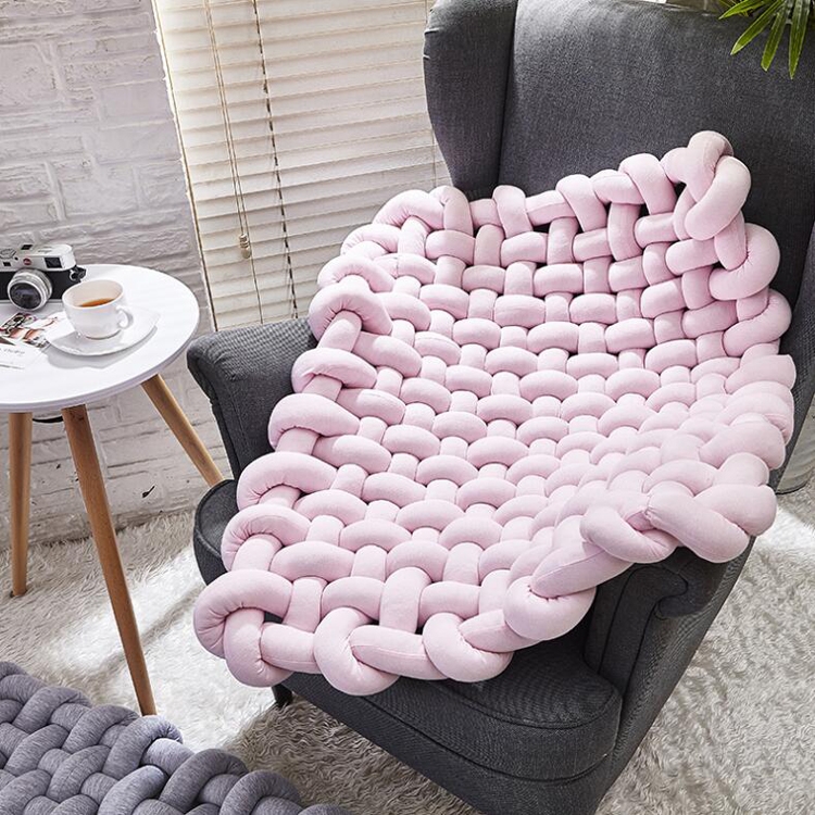 

Hand-woven Home Decoration Twist Anti-skid Mat Shooting Props(Pink)