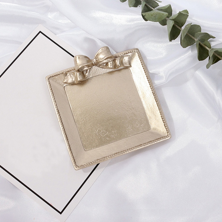 

Vintage Resin Made Old Jewelry Earrings Tray Decorative Ornaments Photo Props, Style:Square(Champagne Gold)