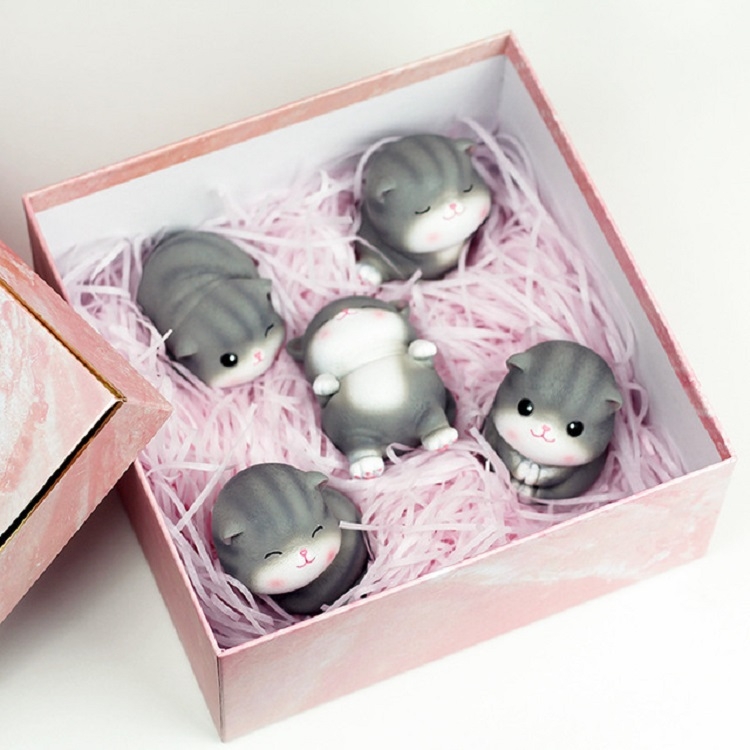 

Creative Cute Kitten Car Resin Ornaments Gift Box(Pink gift box (5 pieces))